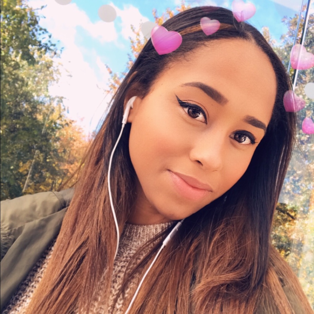 Meet your Posher, Lorena